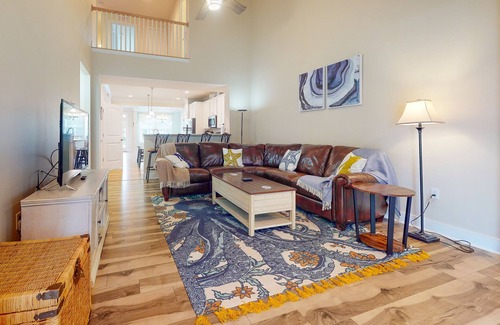 Sawgrass South Casa | Lovely, dog-friendly townhouse near the beach with a pool & washer/dryer