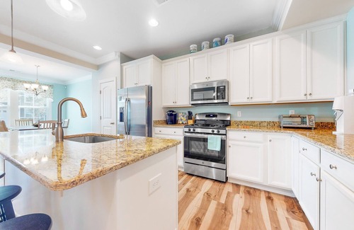 Sawgrass South Casa | Lovely, dog-friendly townhouse near the beach with a pool & washer/dryer