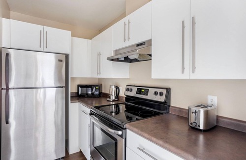 Lower Mills Apartamento | Lovely Dorchester Lower Mills Studio w/ Gym & W/D, by Blueground