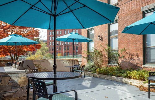 Lower Mills Apartamento | Lovely Dorchester Lower Mills Studio w/ Gym & W/D, by Blueground