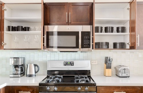 City West Apartamento | Lovely Downtown 1BR w/ Pool, W/D & Gym, near 7th St Metro, by Blueground