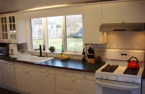 Fenwick Casa | Lovely easy to maintain cottage on Long Island Sound