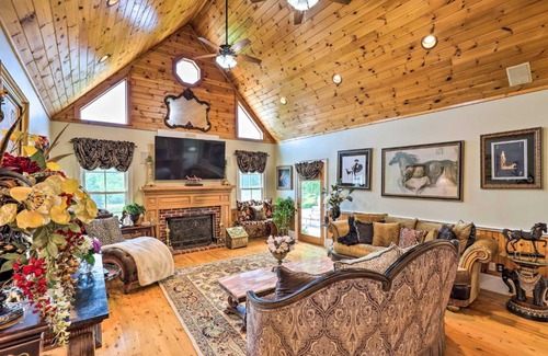 Caroleen Casa | Lovely Equine Countryside Estate on 68 Acres