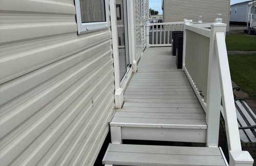 Towyn Casa | lovely family caravan well equipped near all amenaties TV in lounge