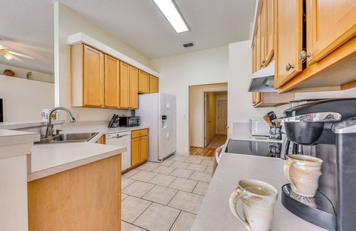Fernandina Beach Casa | Lovely Family Home w/ Lanai, 6 Mi to Amelia Island