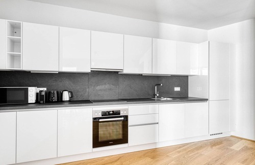 Favoriten Apartamento | Lovely Favoriten 2BR w/ Gym, Lounge & Elevator nr Metro, by Blueground