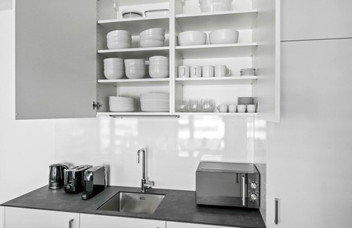Favoriten Apartamento | Lovely Favoriten 3BR w/ Roof, Gym & Lounge, 1min to HBF, by Blueground