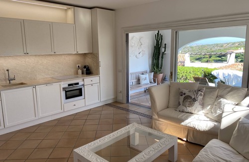 Capo Ferro Apartamento | Lovely flat by the beach - surrounded by nature - with beach services included