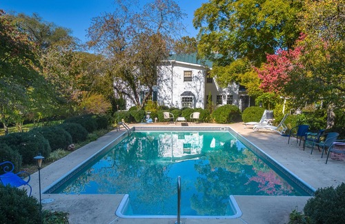 Rockbridge Baths Casa | Lovely Gardens with lots of solitude. Inground pool. Minutes to Lexington VA.