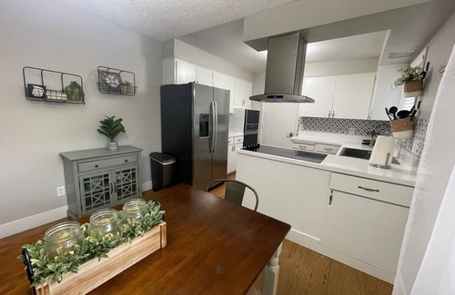Bull Mountain Casa | Lovely Grand 5BR 2.5 Home with Double Everything!