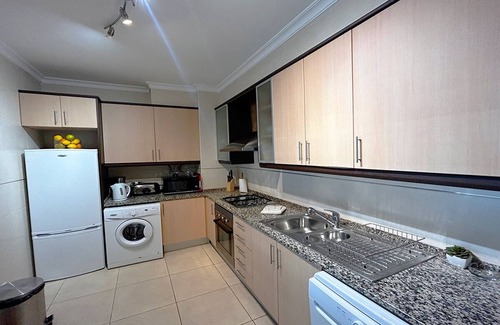 Lagos Apartamento | Lovely Ground Floor 2 Bedroom Apart w/ Communal Pool, Close to Beach & Amenities