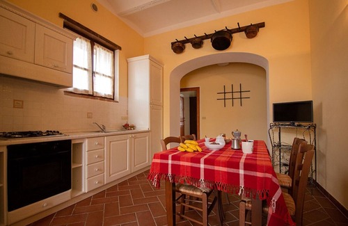 Le Piazze Casa | Lovely holiday home for a group of families or friends. Privat pool!