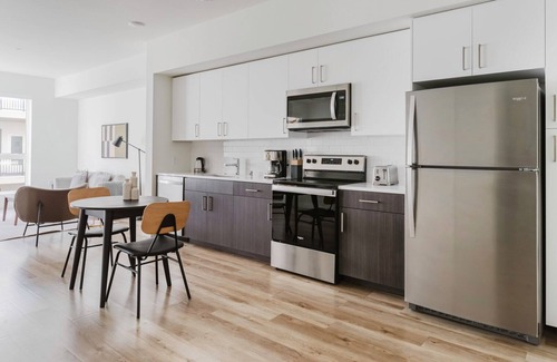 Hayward Apartamento | Lovely Hayward 1BR w/ On-Site Retail & Restaurants, by Blueground