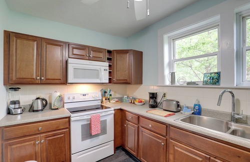 Hendersonville Apartamento | Lovely Hendersonville Retreat ~ 1 Mi to Downtown!