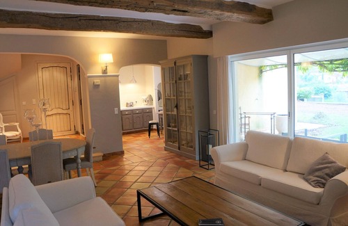 Le Luc Casa | Bella casa vacanze con piscina privata