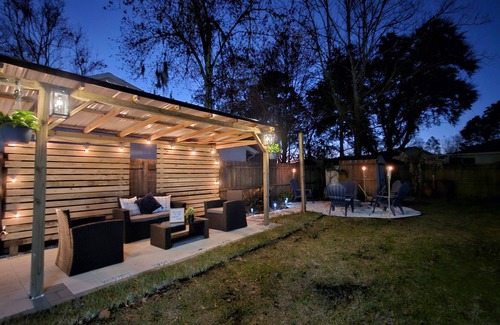 Northside Casa | Encantadora Casa a 10 min del Aeropuerto de Jacksonville con Piscina + Fogata.