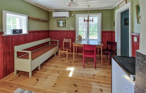 Auktsjaur Casa | Lovely Home In Auktsjaur With Sauna
