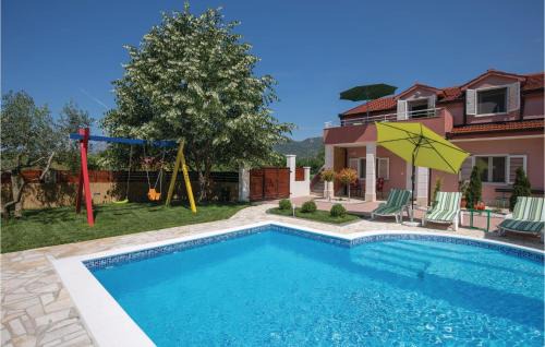 Ploce Casa | Lovely Home In Bacina With Wifi