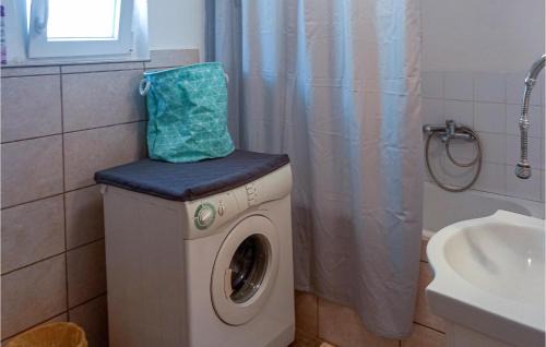 Donji Zagon Casa | Lovely Home In Donji Zagon With Wifi