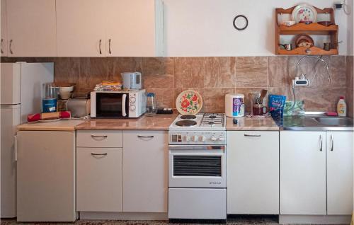 Donji Zagon Casa | Lovely Home In Donji Zagon With Wifi