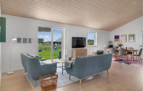 Havnsø Casa | Lovely Home In Føllenslev With Wifi