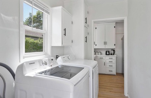 Riverside Rancho Casa | Lovely Home in Heart of Burbank - Universal Studio