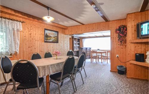 Langengrassau Casa | Lovely Home In Heideblick With Kitchen