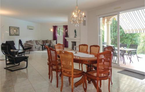 Lamalou-les-Bains Casa | Lovely Home In Lamalou Les Bains With Wifi