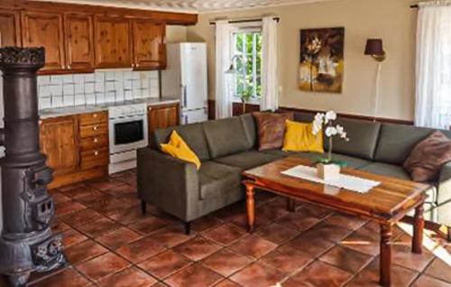 Lindesnes Casa | Lovely Home In Lindesnes With Sauna