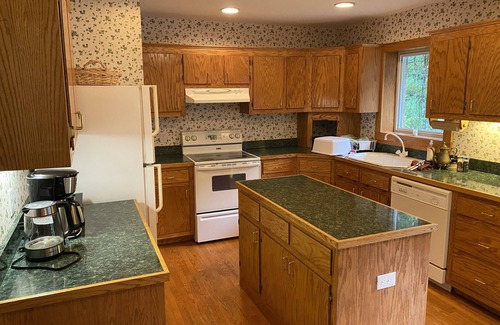 Afton Casa | Lovely home in quaint rolling hills near Afton wineries