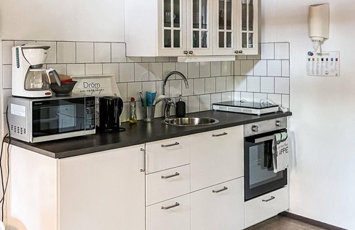Storgardet-Tallasen-Tostero Casa | Bonita casa en Strängnäs con cocina