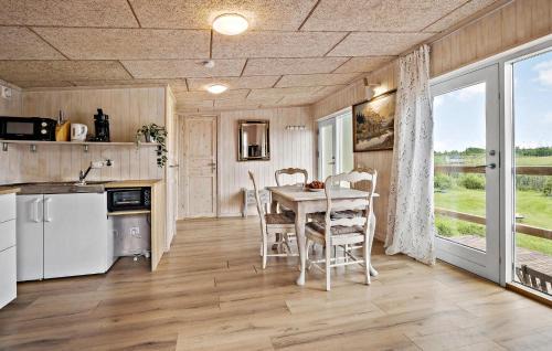 Ugerlse Casa | Lovely Home In Ugerløse With Kitchen