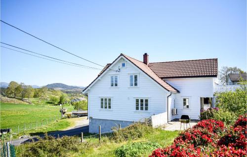 Sveio Casa | Lovely Home In Valevåg With Wifi