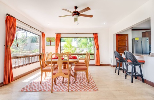 Coco Casa | Lovely home near the beach with pool, balcony, mountain view, & full kitchen