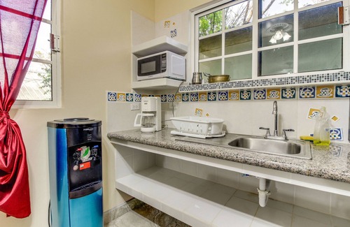 San Ignacio Casa | Hermosa casa con piscina compartida, preciosas vistas y balc�����������������n - perfecto para excursiones de un d���������������a