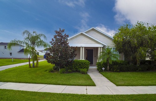 Trafalgar Village Casa | Lovely Home w/private pool near Disney & Universal