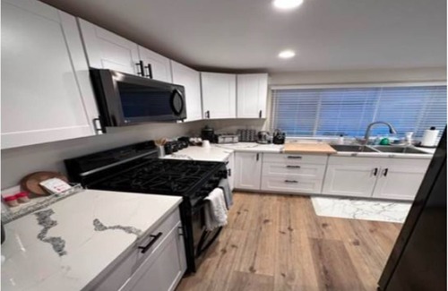 Simi Valley Casa | Lovely home with pool and jacuzzi
