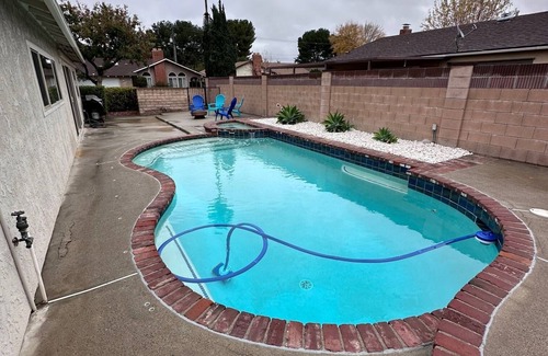 Simi Valley Casa | Lovely home with pool and jacuzzi