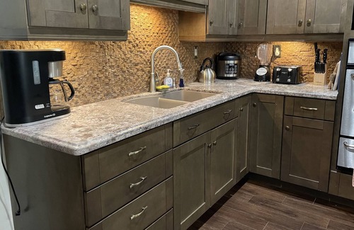 Lincoln Acres Casa | Lovely house in the suburbs! Privacy & comfort!