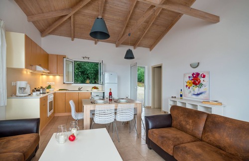 Grizokambos Casa | Encantadora casa con piscina privada.
