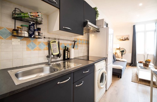 Lourdes Apartamento | Lovely & Independant - Queen size bed, netflix, wifi