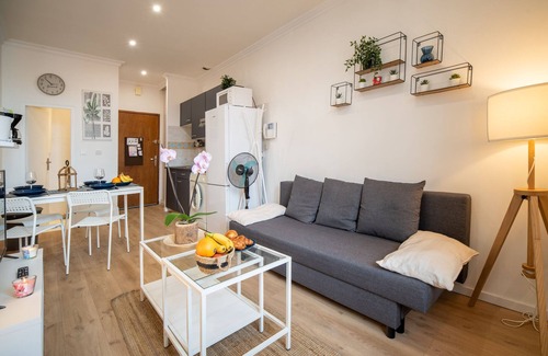 Lourdes Apartamento | Lovely & Independant - Queen size bed, netflix, wifi
