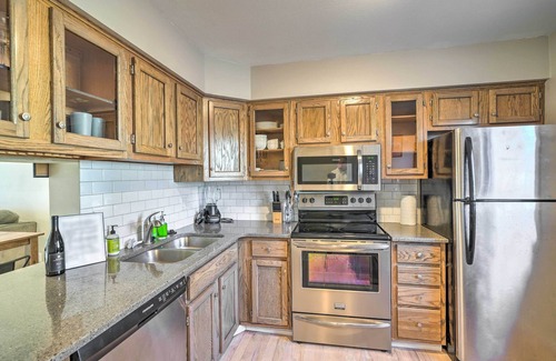 Iowa City Casa | Lovely Iowa City Townhome ~ 3 Mi to Dtwn!