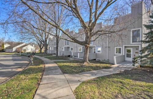 Iowa City Casa | Lovely Iowa City Townhome about 3 Mi to Dtwn!