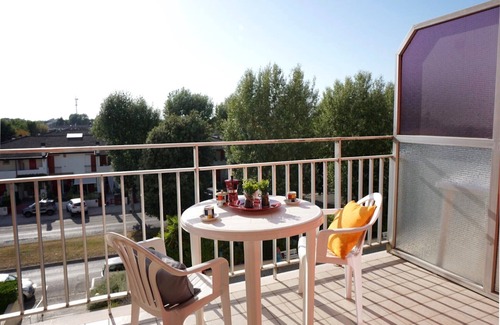 Porto Santa Margherita Apartamento | Precioso piso con balcón y piscina compartida.