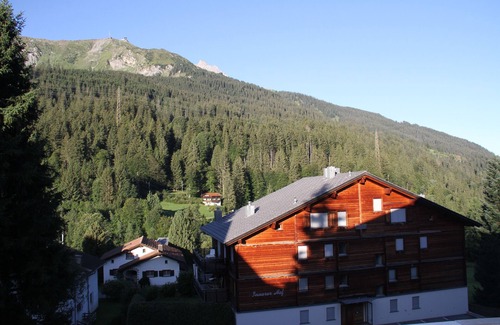 Klosters Platz Apartamento | Lovely Klosters home in heart of the village