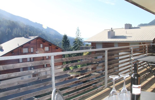 Klosters Platz Apartamento | Lovely Klosters home in heart of the village