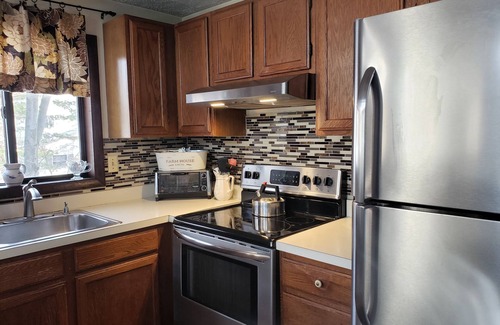 Mount Pocono Chalet De Esquí | Lovely Lakefront Chalet!