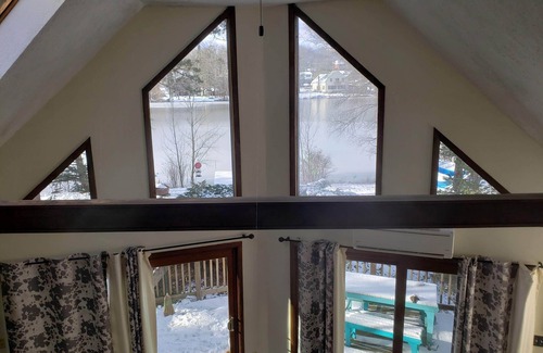 Mount Pocono Chalet De Esquí | Lovely Lakefront Chalet!