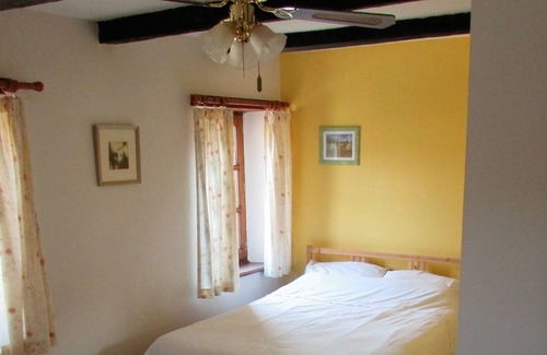 Saint-Hippolyte Casa | Lovely lakeside house with private pool